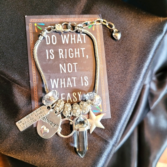 Clear quartz Bullet Pendant charm bracelets - Picture 3 of 3